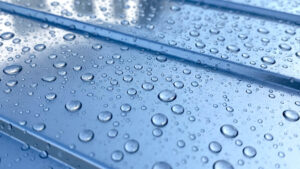 Zabezpieczenie blachy przed korozją - Jak ochronić dach?